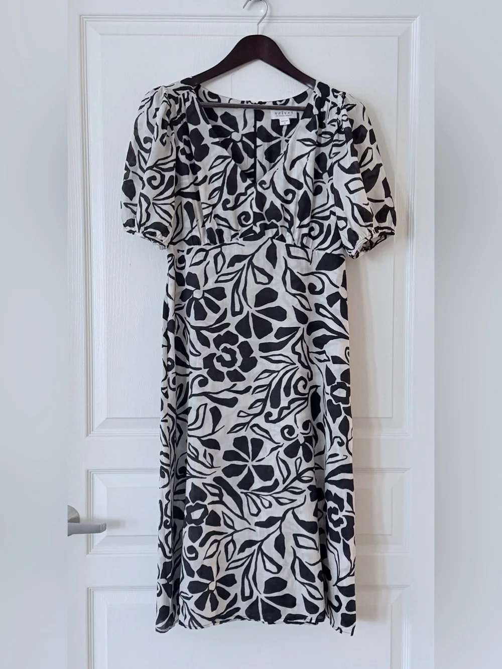 Velvet by Graham & Spencer Beige Floral  Dress